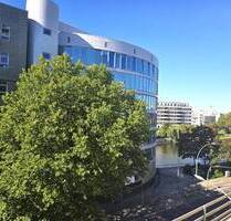 Hübsche 2-Zimmer Wohnung mit Balkon, Aufzug, Gäste-WC und Blick auf die Spree - Berlin Moabit