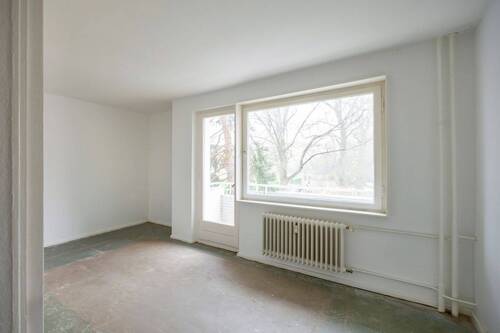 Balkonzimmer - Lichtdurchflutet mit Südbalkon - Bezugsfreie 3-Zi.-Wohnung im ruhigen Schloßstraßen-Kiez!