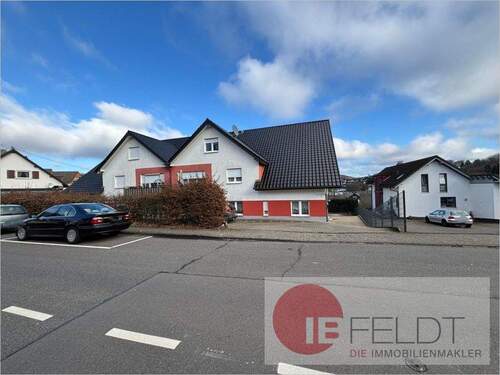 Frontalansicht auf das Haus - 