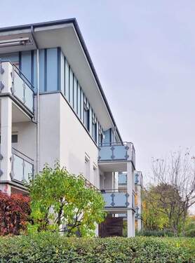 Haus Außenansicht - 2 Zimmer Etagenwohnung zum Kaufen in Stuttgart