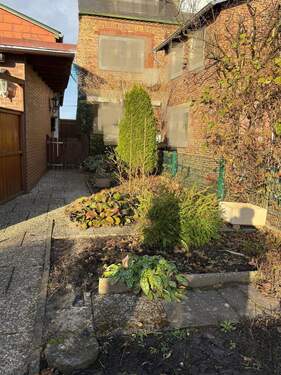 Gang zw. den Häusern - 4 Zimmer Einfamilienhaus zum Kaufen in Barmstedt