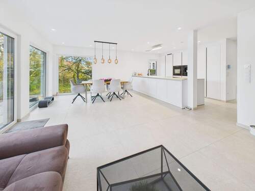 Wohnzimmer - 6 Zimmer Doppelhaushälfte zum Kaufen in Abstatt