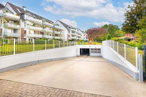 Tiefgaragenabfahrt - 