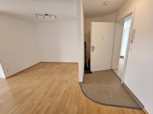 Eingang, Essbereich - 2 Zimmer Etagenwohnung zum Kaufen in Markgröningen