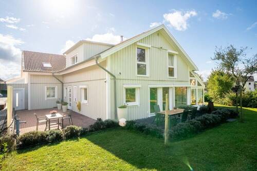 Nord-Ost-Seite mit Garten und Terrasse - 1 Zimmer Mehrfamilienhaus, Wohnhaus in Baunatal / Großenritte