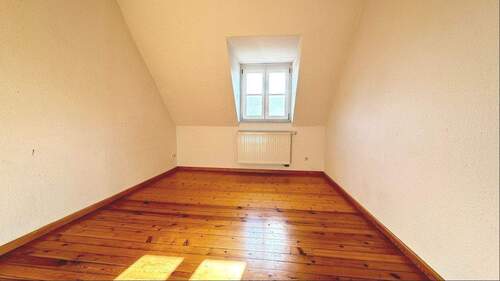 Zimmer 1 - 3 Zimmer Etagenwohnung in Dresden