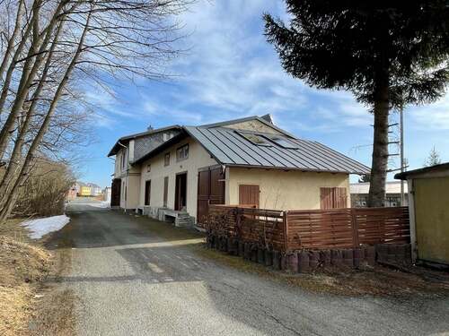 Zuwegung zum Bahnhofsgebäude - 9 Zimmer Mehrfamilienhaus, Wohnhaus zum Kaufen in Muldenhammer