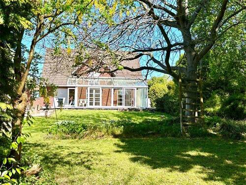 Blick vom Garten zum Haus - 