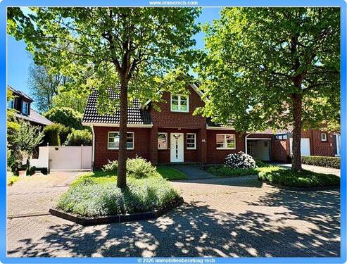 Frontansicht - Besonderes Einfamilienhaus in bevorzugter grüner Lage, riesigem Wintergarten, wunderschönem Garten!