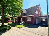 Seitliche Hausansicht - 8 Zimmer Einfamilienhaus zum Kaufen in Geldern