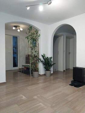 Eingangsbereich und Flur - 4 Zimmer Bungalow zum Kaufen in Hettenleidelheim
