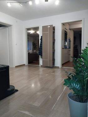 Flur - 4 Zimmer Bungalow in Hettenleidelheim
