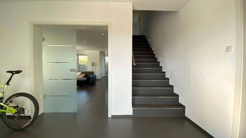 Diele mit Aufgang - Einfamilienhaus zum Kaufen in Sennfeld