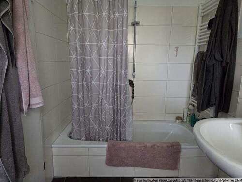 Bad - Etagenwohnung mit 68,00 m² in Buxtehude zur Miete