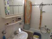 Badezimmer mit Wanne - 