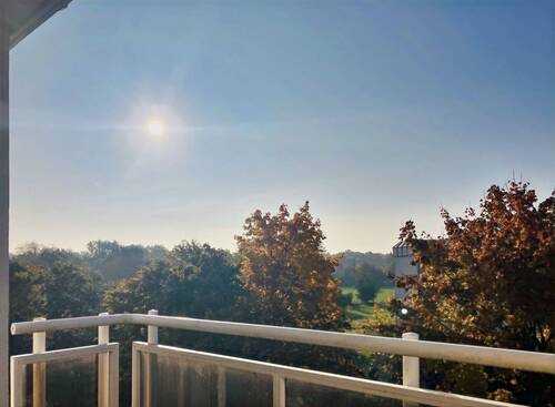 Balkon/ Ausblick Grünanlage - 2 Zimmer Etagenwohnung zum Kaufen in München