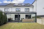 Rückansicht - Energieeffizientes Zuhause mit Wärmepumpe & stilvollem Wohnkomfort in Meckenheim