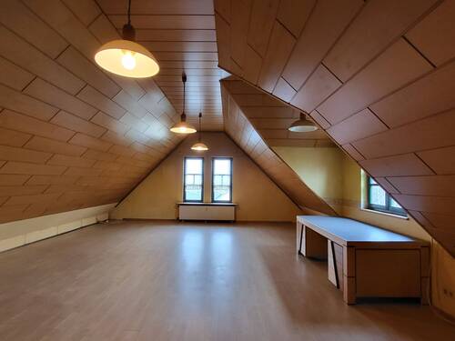 Studio - 