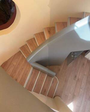 Treppe zum Bad oben - 