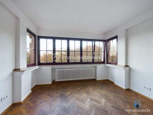 Wohnzimmer - 4 Zimmer Etagenwohnung zum Kaufen in Köln