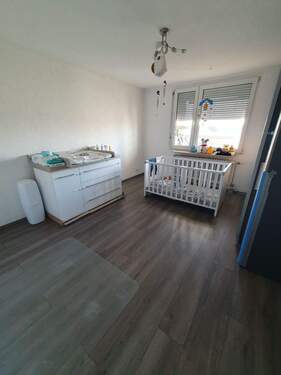 Kinder- oder Büro/Arbeitszimmer - 