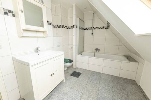 Badezimmer - Etagenwohnung mit 76,00 m&sup2; in Drochtersen zur Miete