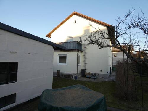 Garten - 6 Zimmer Mehrfamilienhaus, Wohnhaus zum Kaufen in Weiherhammer