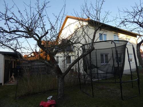 Großer Garten für die ganze Familie - 6 Zimmer Mehrfamilienhaus, Wohnhaus in Weiherhammer