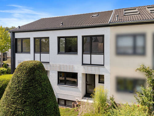 31156bfe-2917-4b73-8c97-d7b3cdbcc6fc - Split-Level trifft Reihennmittelhaus - wohnen mit Stil und Ausblick