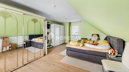 1. OG Schlafzimmer 2 - 