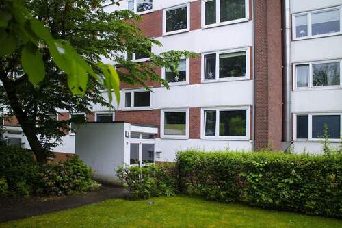 Hauseingang - 3 Zimmer Etagenwohnung zum Kaufen in Hamburg