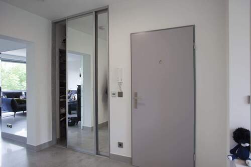 Wohnungstür und Abstellraum - 3 Zimmer Etagenwohnung in Hamburg