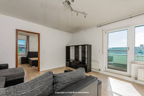 Wohnzimmer - 2 Zimmer Etagenwohnung zum Kaufen in Karlsruhe