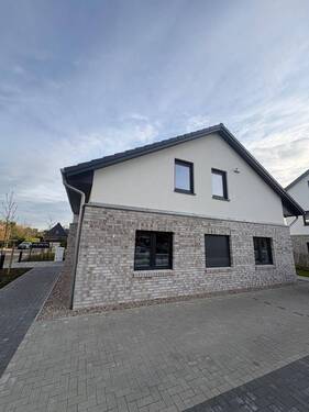 Seitenansicht - 3 Zimmer Etagenwohnung in Heide