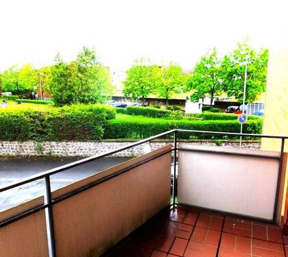 Frühstücksbalkon mit Blick ins Grüne - 