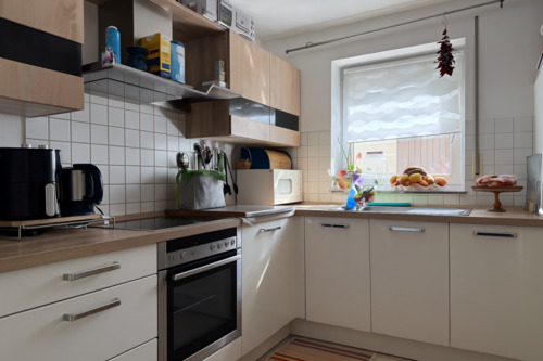 Titelbild - Schöne, lichtdurchflutete 3-Zimmer-Wohnung mit Terrasse und Garage