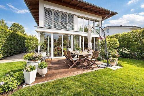 Ansicht III - 4 Zimmer Mehrfamilienhaus, Wohnhaus in Stockdorf