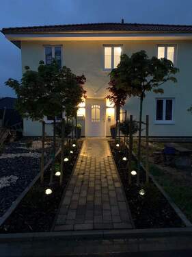 Eingang beleuchtet - Einfamilienhaus mit 185,00 m&sup2; in Rödinghausen / Bruchmühlen zum Kaufen