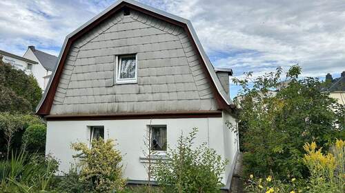 Seitenansicht - Einfamilienhaus mit 95,00 m&sup2; in Ellefeld zum Kaufen