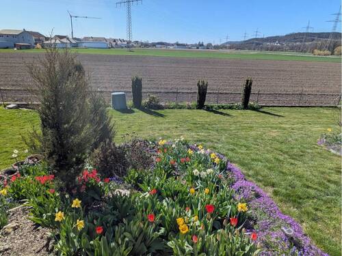 Gartenseite - 6 Zimmer Einfamilienhaus zur Miete in Schwandorf