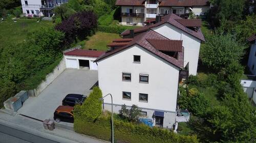 Gepflegte 2-Zimmer-Dachgeschosswohnung mit Süd-Loggia und Garage - 2 Zimmer Etagenwohnung zum Kaufen in Bad Griesbach im Rottal