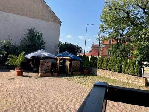 Innenhof mit Außenplätzen - 
