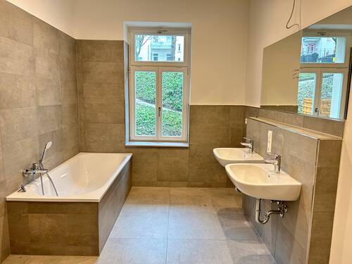 modernes Tageslichtbad - 