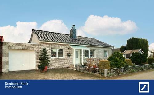 Strassenansicht - 4 Zimmer Bungalow zum Kaufen in Schortens