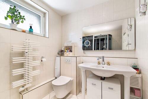 Ein Bad mit Wellnesstempel- die Wellnesdusche mit Dampfbad.jpg - 