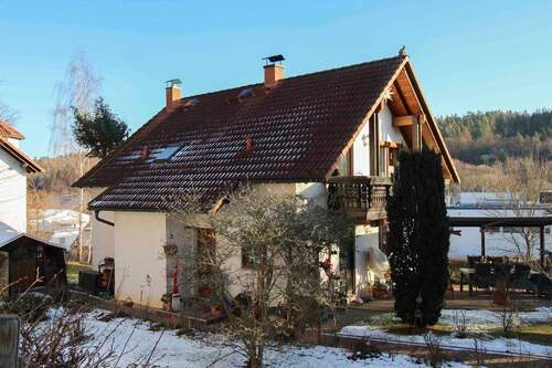 Außenansicht (4) - Großes Einfamilienhaus in herrlicher Lage mit viel Potential + Top Ausstattung