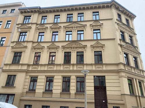 Hausansicht vorn - 3 Zimmer Etagenwohnung zum Kaufen in Halle (Saale)