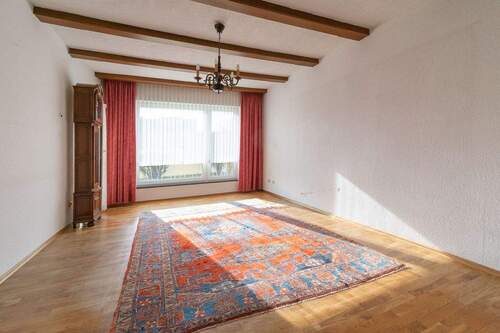 Wohnzimmer.jpg - 3 Zimmer Etagenwohnung zum Kaufen in Friedrichshafen