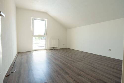 Schlafzimmer 2 OG.jpg - 