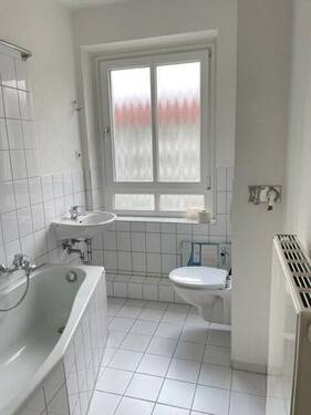 Tageslichtbad mit Wanne - 